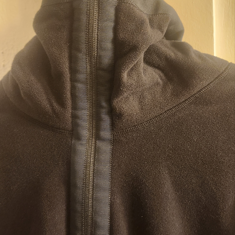 Lululemon sweeter - Picture 5 of 9